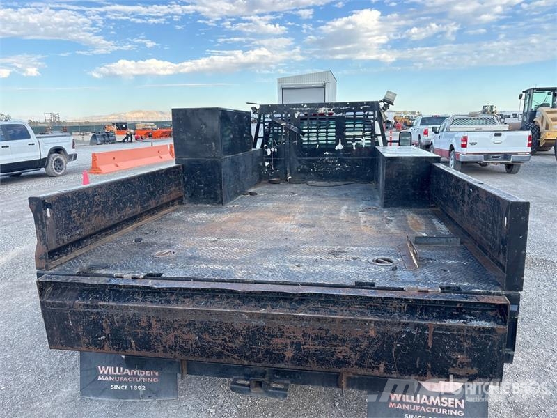 Chevrolet Silverado 3500HD Pritschenwagen/Pritschenwagen mit Seitenklappe