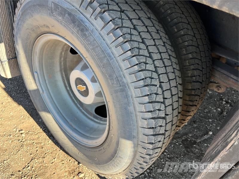 Chevrolet Silverado 3500HD Tovornjaki s kesonom/platojem