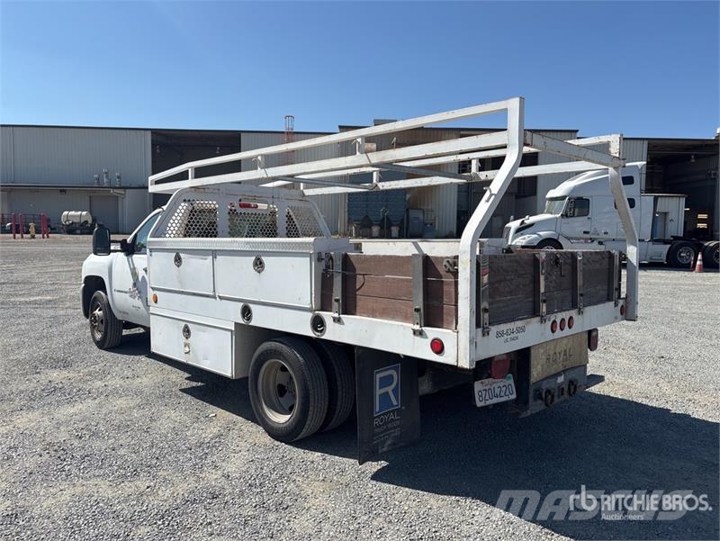 Chevrolet Silverado 3500HD Tovornjaki s kesonom/platojem