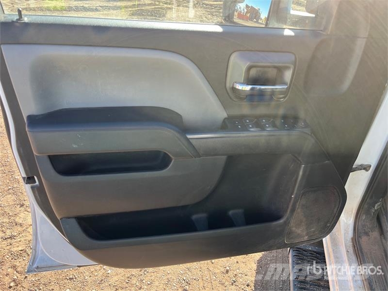 Chevrolet Silverado 3500HD Tovornjaki s kesonom/platojem
