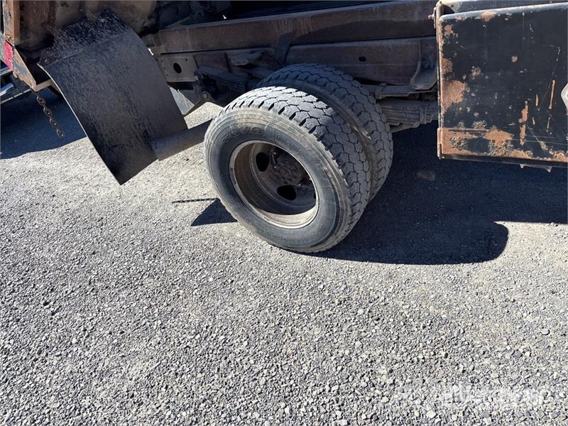 Chevrolet Silverado 3500HD Dump Truck Tipper trucks