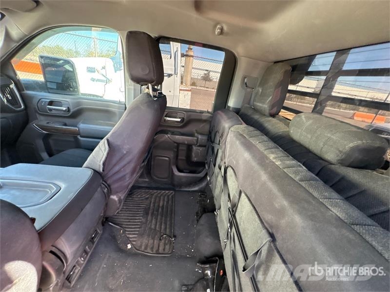 Chevrolet Silverado 3500HD 平ボディー