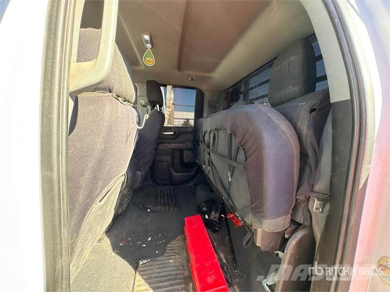 Chevrolet Silverado 3500HD 平ボディー