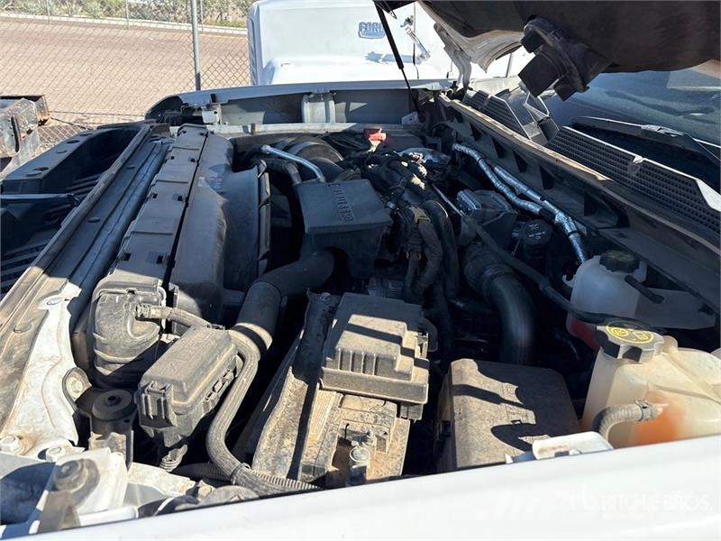 Chevrolet Silverado 3500HD 平ボディー