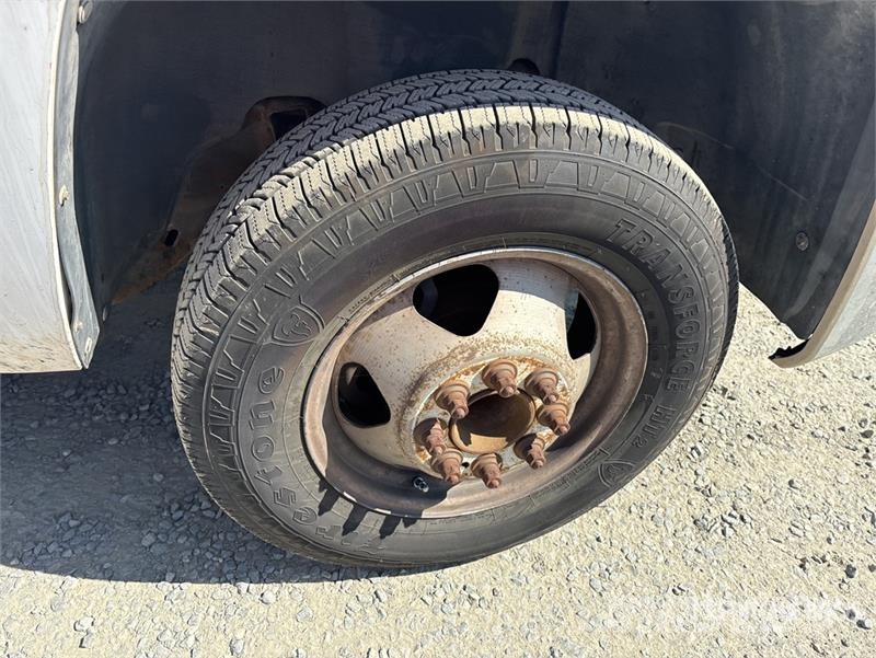 Chevrolet Silverado 3500HD Tovornjaki s kesonom/platojem
