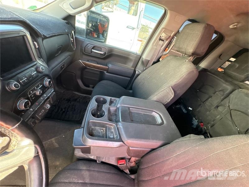 Chevrolet Silverado 3500HD 平ボディー