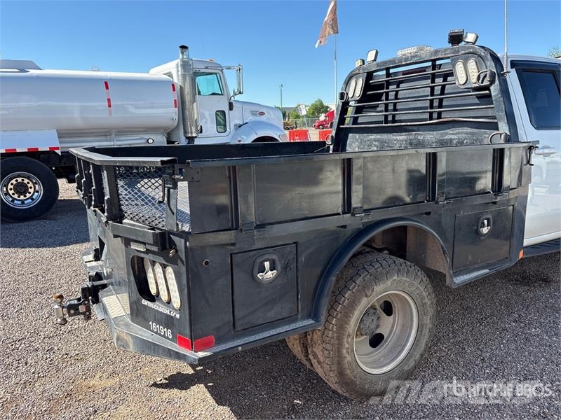 Chevrolet Silverado 3500HD 平ボディー