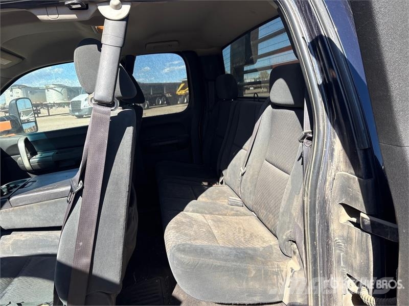 Chevrolet Silverado 3500HD Tovornjaki s kesonom/platojem
