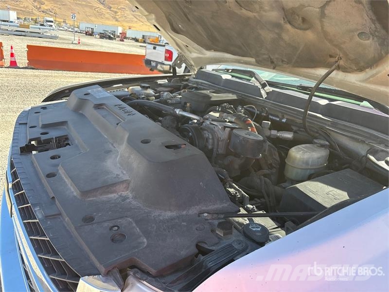 Chevrolet Silverado 3500HD Dump Truck Tipper trucks