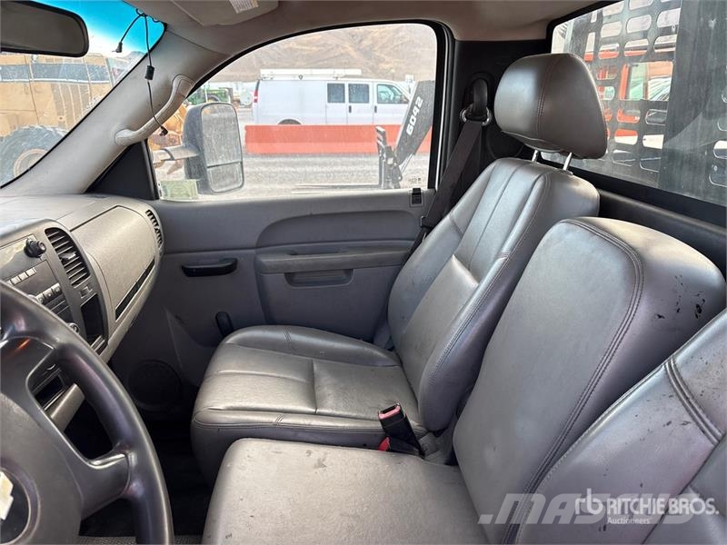 Chevrolet Silverado 3500HD Pritschenwagen/Pritschenwagen mit Seitenklappe