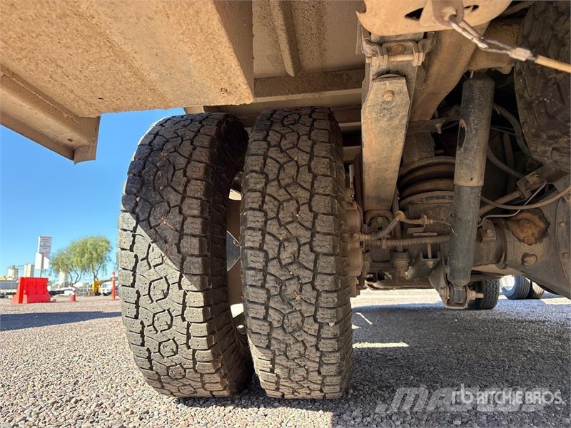 Chevrolet Silverado 3500HD 平ボディー