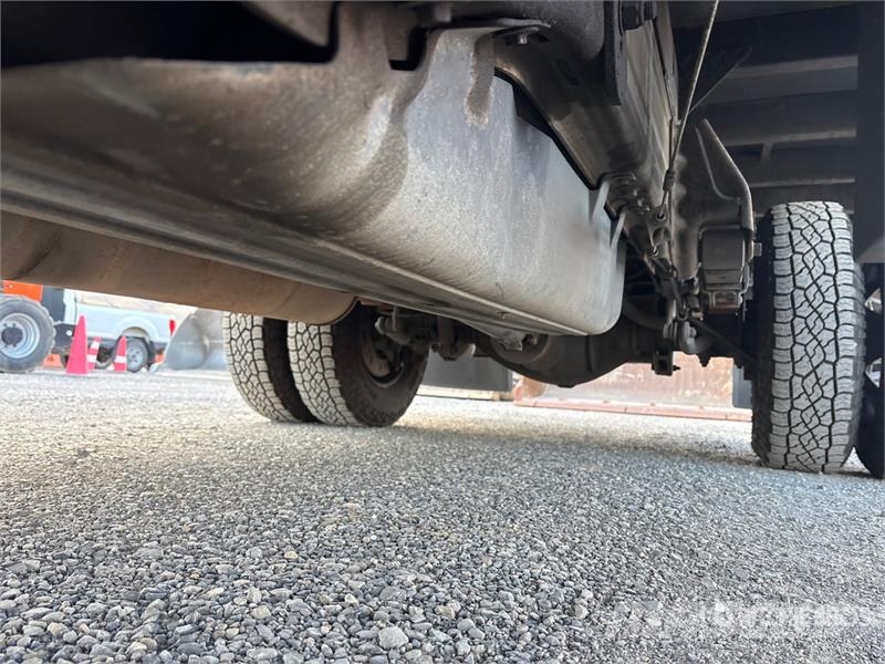 Chevrolet Silverado 3500HD Pritschenwagen/Pritschenwagen mit Seitenklappe