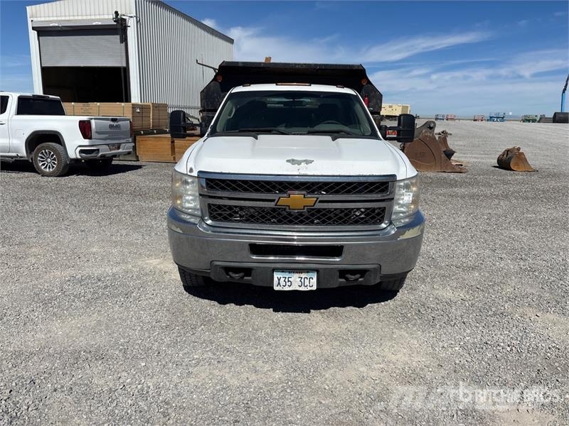 Chevrolet Silverado 3500HD Dump Truck Tipper trucks