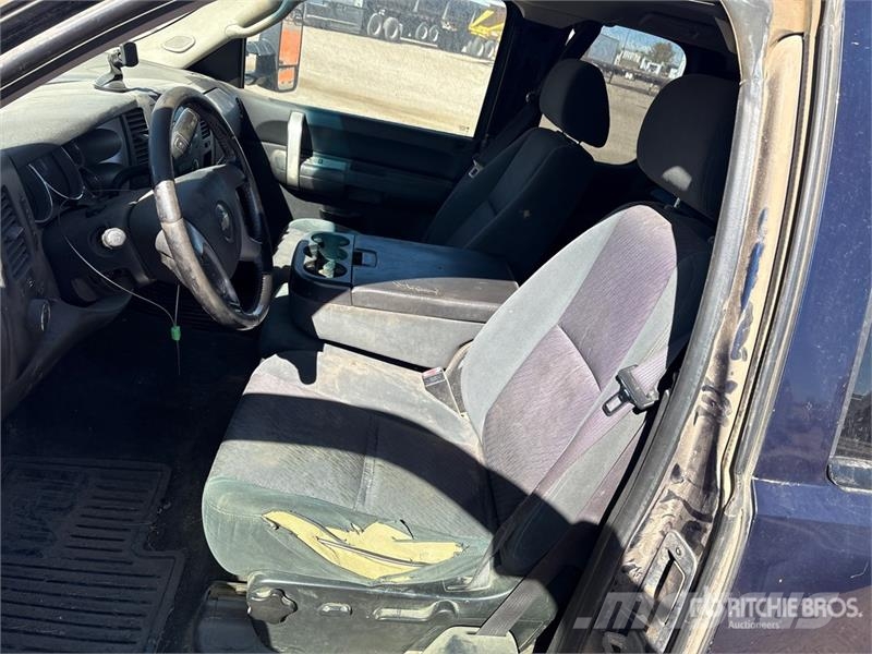 Chevrolet Silverado 3500HD Tovornjaki s kesonom/platojem