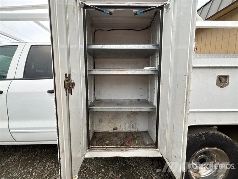 Chevrolet Silverado 3500 4x2 Extended Cab Utility Truck Vieglais kravas automobilis/izkraušana no sāniem