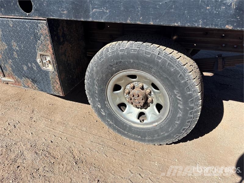 Chevrolet Silverado 3500HD Tovornjaki s kesonom/platojem
