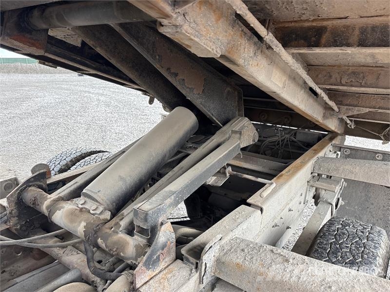 Chevrolet Silverado 3500HD 4x2 Dump Truck Tipper trucks