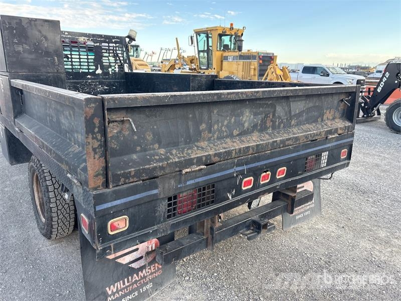 Chevrolet Silverado 3500HD Pritschenwagen/Pritschenwagen mit Seitenklappe
