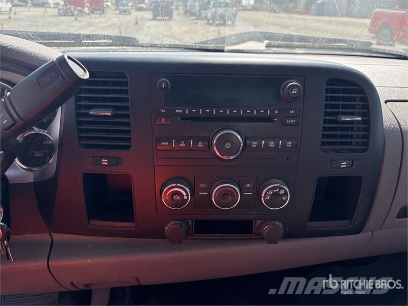 Chevrolet Silverado 3500HD Tovornjaki s kesonom/platojem