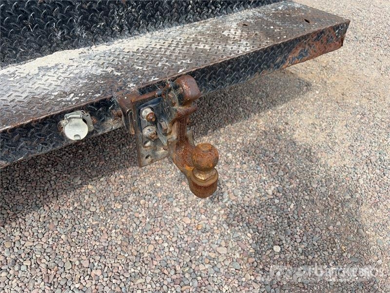 Chevrolet Silverado 3500 4x2 Crew Cab Flatbed Truck Camiones de cama baja