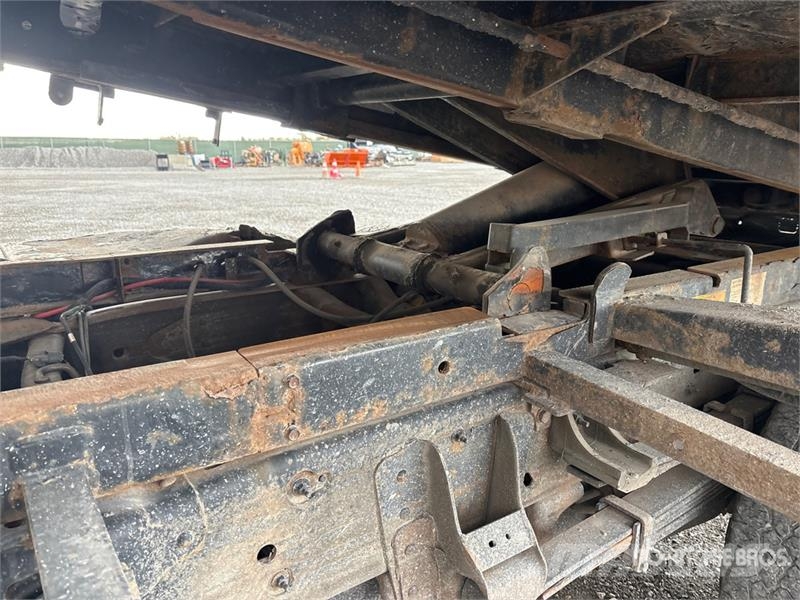 Chevrolet Silverado 3500HD 4x2 Dump Truck Tipper trucks