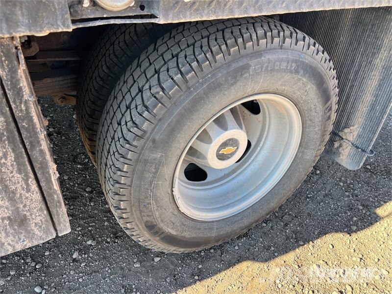 Chevrolet Silverado 3500HD Tovornjaki s kesonom/platojem