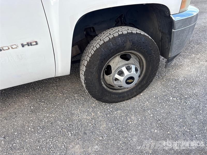 Chevrolet Silverado 3500HD Pritschenwagen/Pritschenwagen mit Seitenklappe