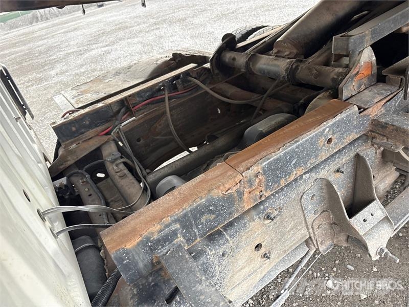 Chevrolet Silverado 3500HD 4x2 Dump Truck Tipper trucks