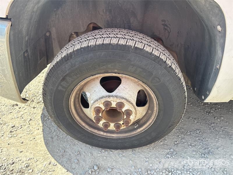 Chevrolet Silverado 3500HD Tovornjaki s kesonom/platojem