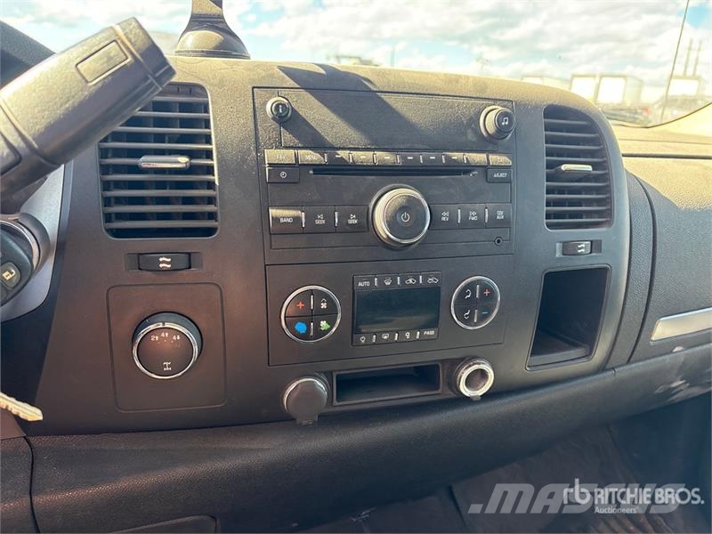 Chevrolet Silverado 3500HD Tovornjaki s kesonom/platojem