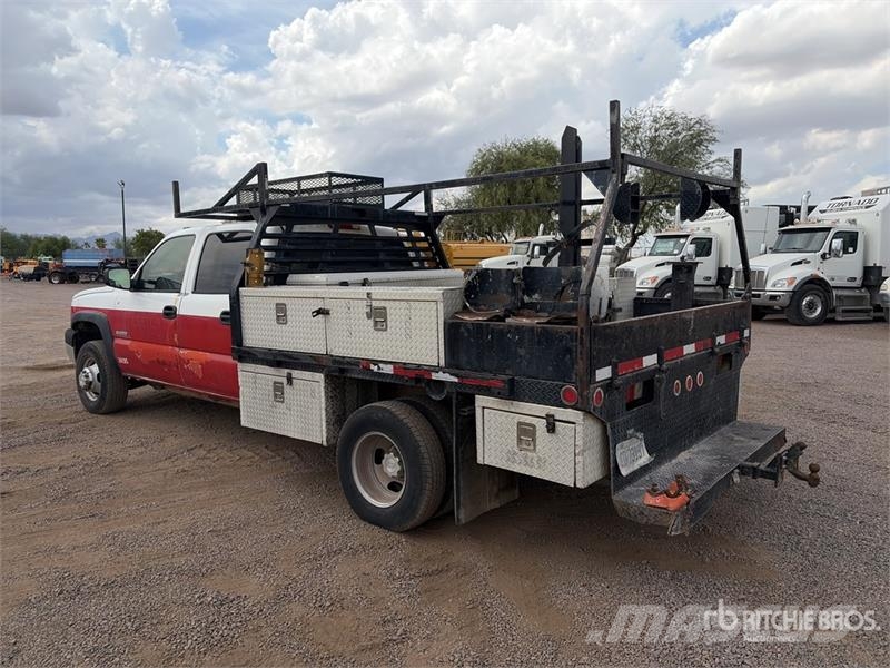 Chevrolet Silverado 3500 4x2 Crew Cab Flatbed Truck Camiones de cama baja