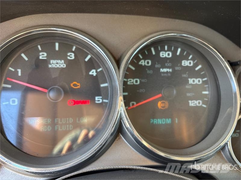Chevrolet Silverado 3500HD Tovornjaki s kesonom/platojem