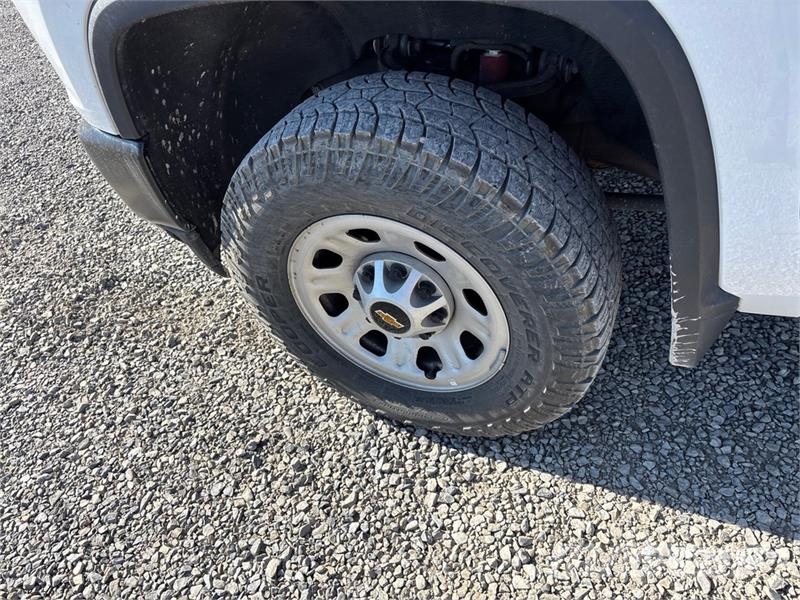 Chevrolet Silverado 3500HD Z71 4x4 Crew Cab Pickup Other