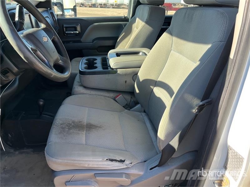 Chevrolet Silverado 3500HD Tovornjaki s kesonom/platojem