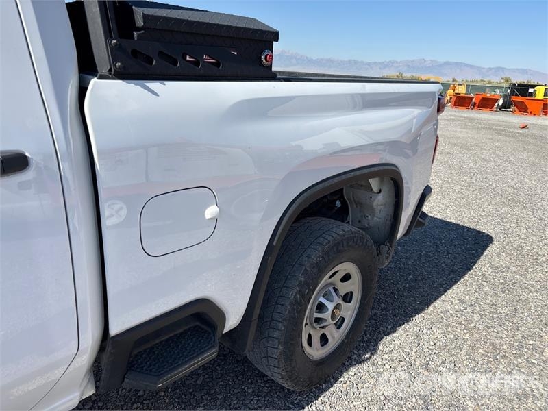 Chevrolet Silverado 3500HD Z71 4x4 Crew Cab Pickup Other