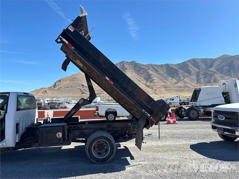 Chevrolet Silverado 3500HD Dump Truck Tipper trucks