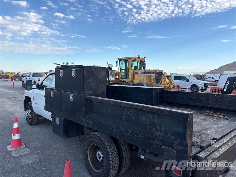 Chevrolet Silverado 3500HD Pritschenwagen/Pritschenwagen mit Seitenklappe