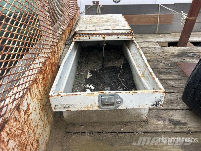Chevrolet Silverado 3500 4x2 Flatbed Truck (Inoperable) Camiones plataforma