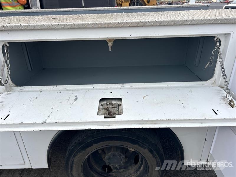 Chevrolet Silverado 5500 HD 4x2 Utility Truck Pick up/Dropside