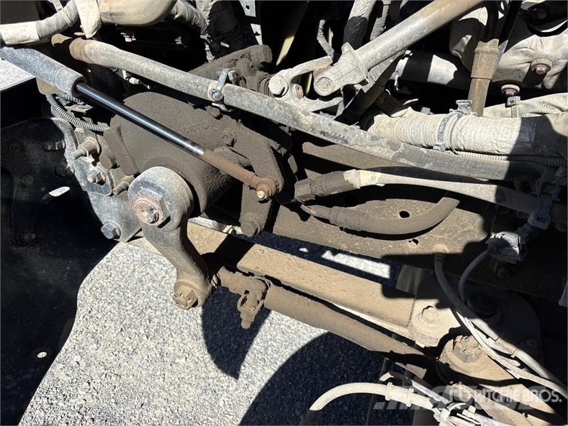 Chevrolet Silverado 5500HD 4x4 Crew Cab Flatbed Truck شاحنات مسطحة/مفصلية الجوانب