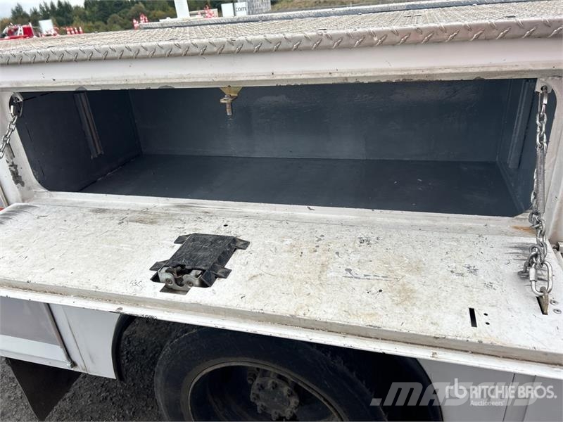 Chevrolet Silverado 5500 HD 4x2 Utility Truck Pick up/Dropside