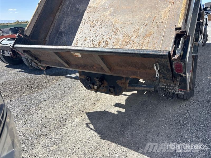 Chevrolet Silverado 5500HD 4x4 Crew Cab Flatbed Truck شاحنات مسطحة/مفصلية الجوانب