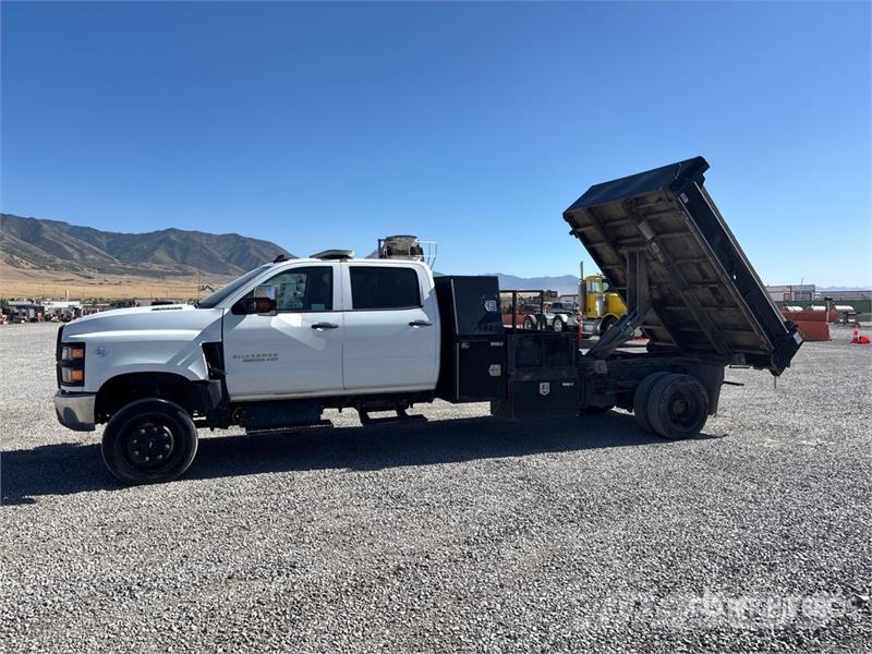 Chevrolet Silverado 5500HD 4x4 Crew Cab Flatbed Truck شاحنات مسطحة/مفصلية الجوانب