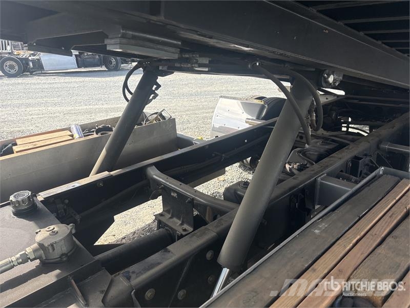 Chevrolet Silverado 6500HD 4x2 Rollback Truck Kurtaricilar