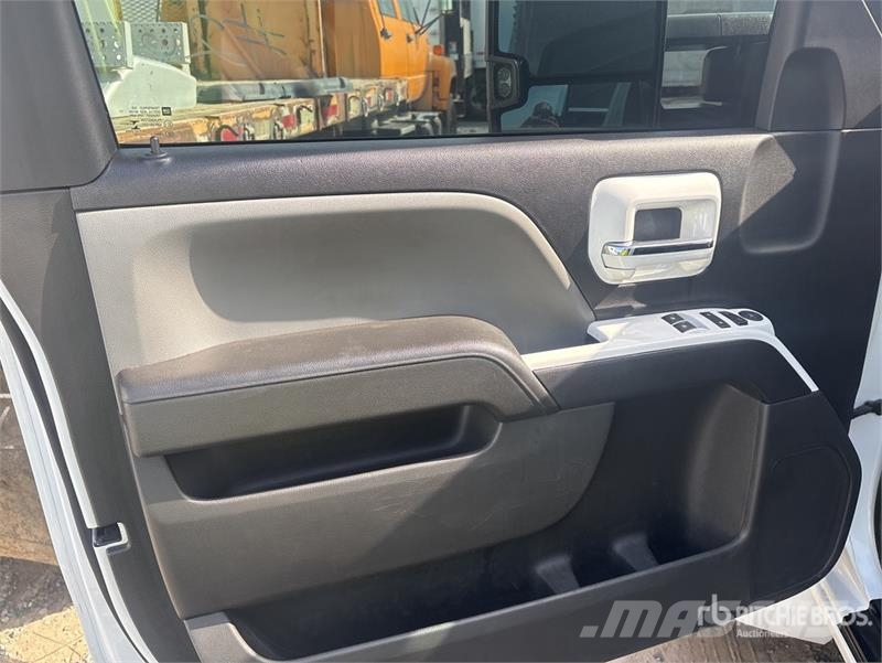 Chevrolet Silverado 6500HD 4x2 Rollback Truck Kurtaricilar