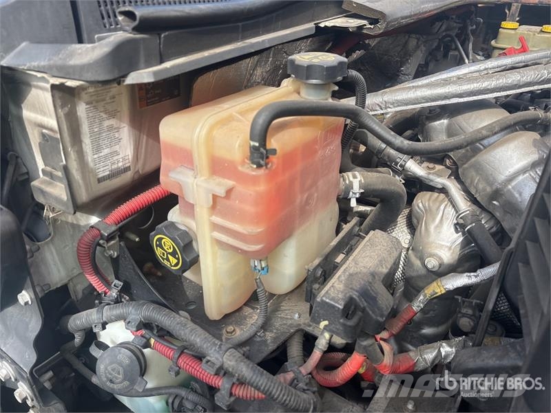 Chevrolet Silverado 6500HD 4x2 Rollback Truck Kurtaricilar