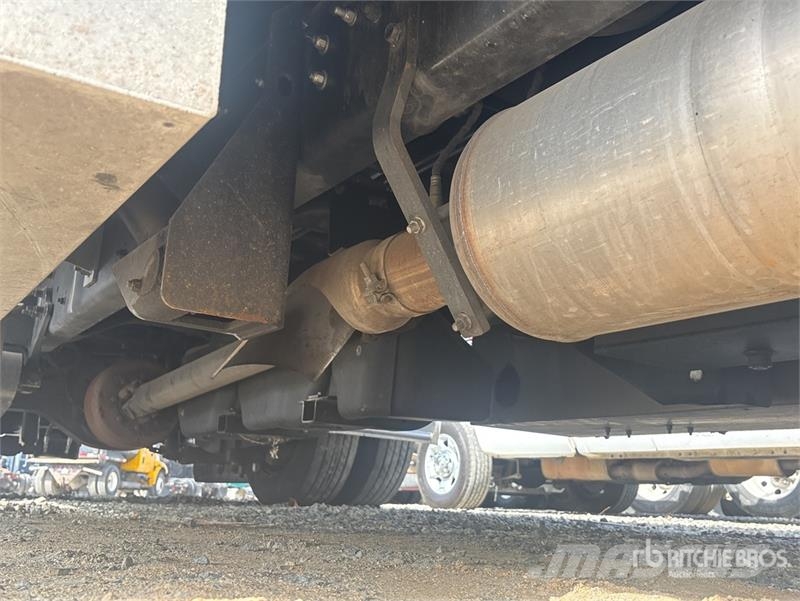 Chevrolet Silverado 6500HD 4x2 Rollback Truck Kurtaricilar