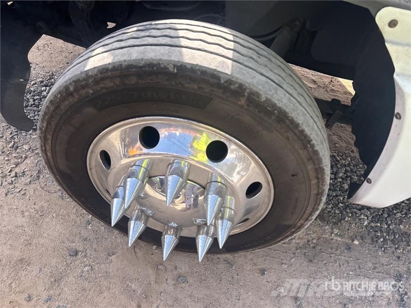 Chevrolet Silverado 6500HD 4x2 Rollback Truck Kurtaricilar
