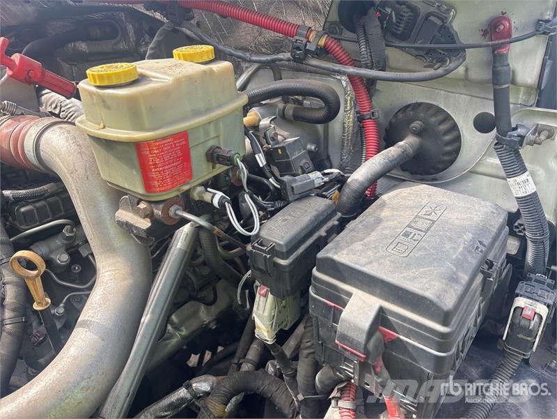 Chevrolet Silverado 6500HD 4x2 Rollback Truck Kurtaricilar