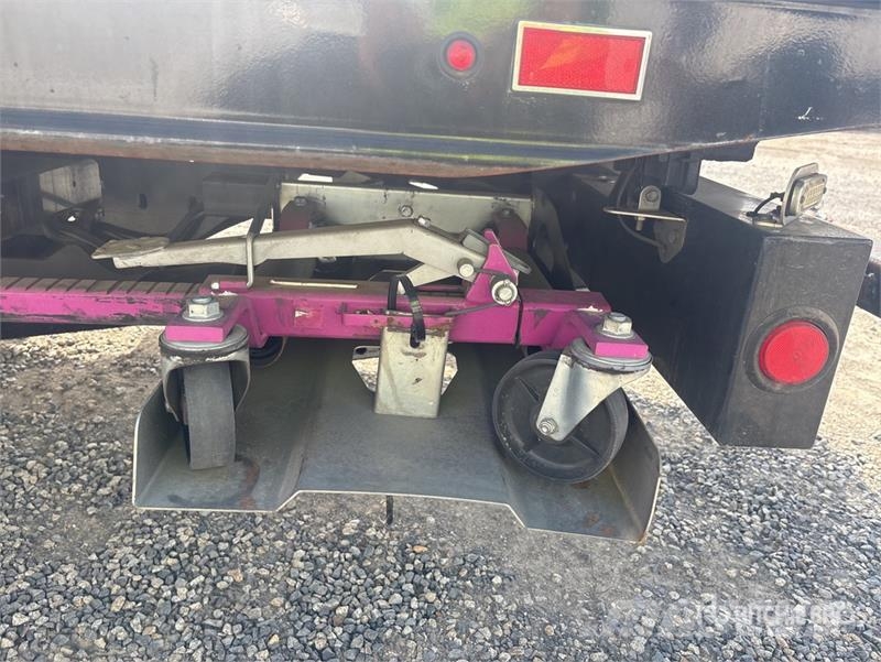 Chevrolet Silverado 6500HD 4x2 Rollback Truck Kurtaricilar
